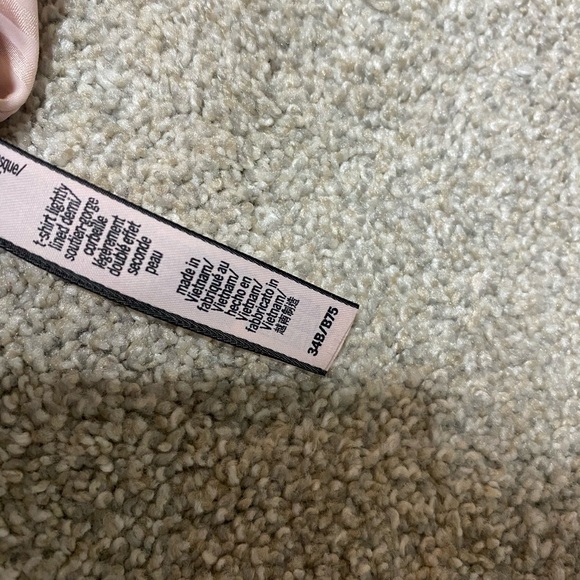 Victoria Secret Lightly Lined Demi Bra - Picture 2 of 3